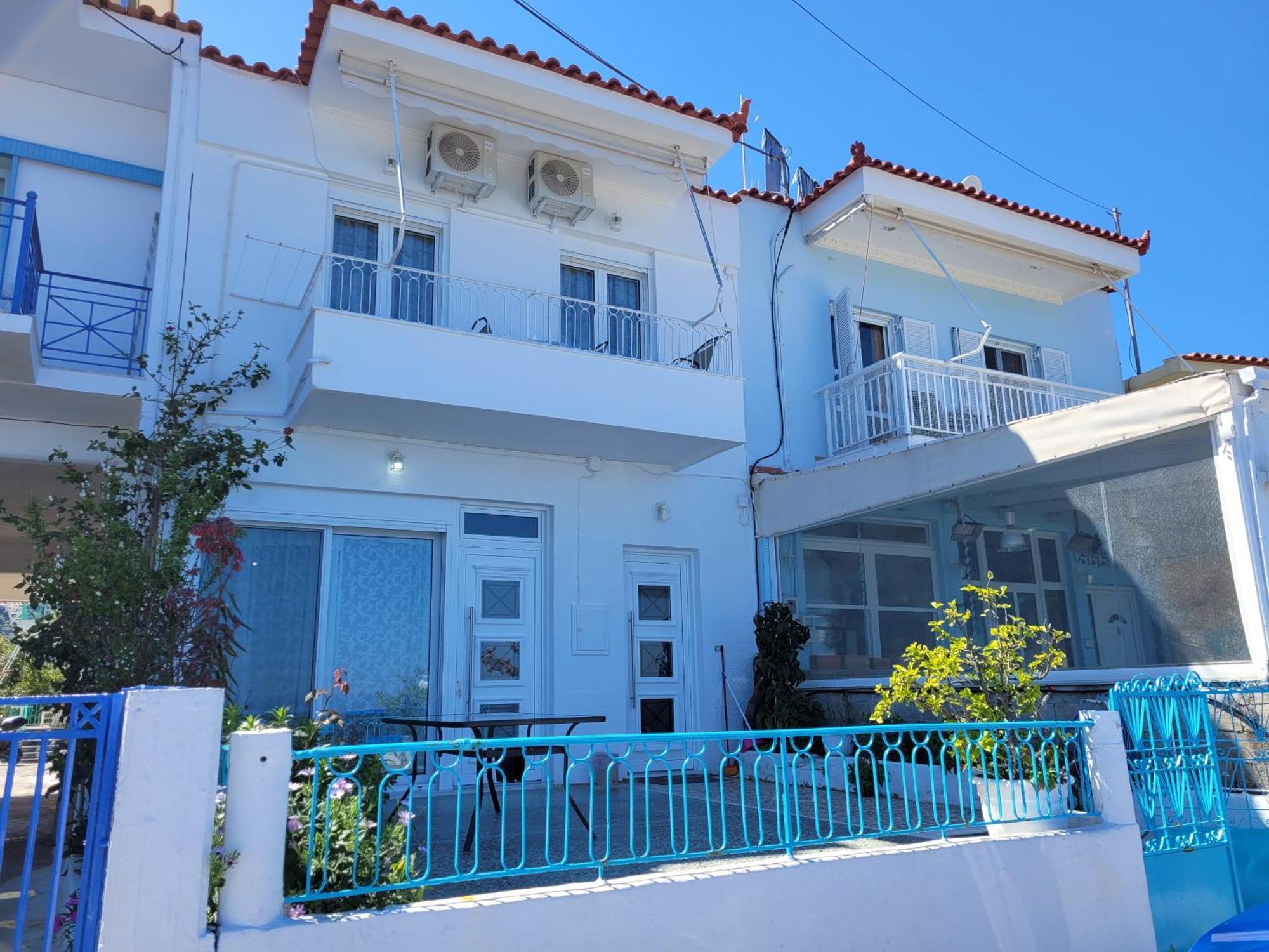 Antony'S Apartment Sea View Tiros Exterior photo